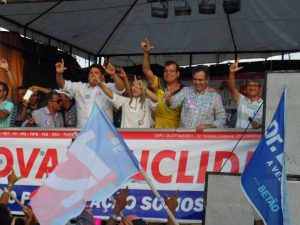 Félix Mendonça Júnior em comício de Dr. Luciano em Euclides da Cunha - Divulgação