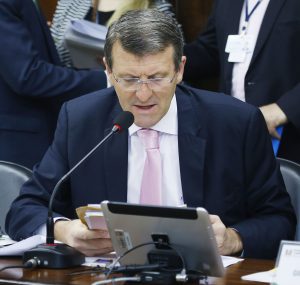 Gilmar Sossella celebra aprovação de PL da Carteira de Vacinação pela CCJ