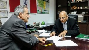 Zeca Viana recebe contribuição do Sindicato empresarial para a reforma do ICMS