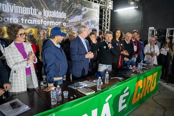 Com Ciro e Lupi, PDT apresenta chapa completa no Paraná com Gomyde para governador
