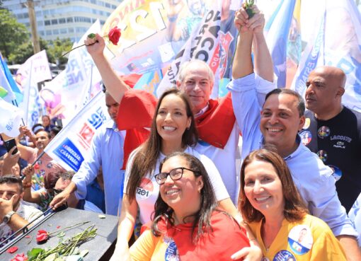 25.09 - Rodrigo Neves e Ciro Gomes - Orla de Copacabana - Crédito Alex Ramos 1