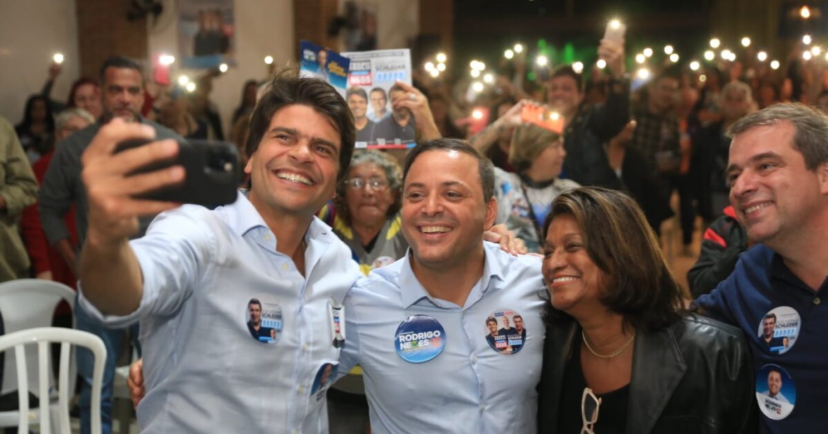 Combate ao tráfico e à milícia pautam encontro com Rodrigo Neves em Jacarepaguá em Rio de Janeiro