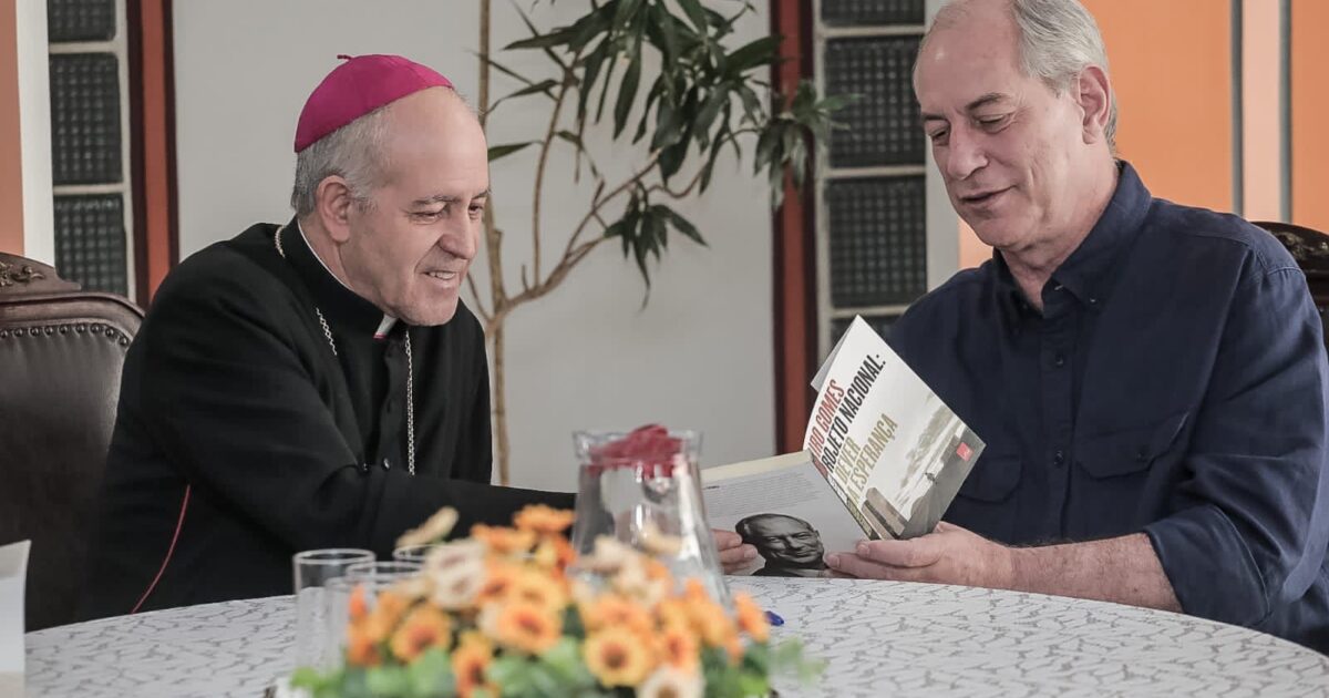 No 7 de Setembro, Ciro Gomes se reúne com Arcebispo de Mariana e fala de fé, esperança e democracia
